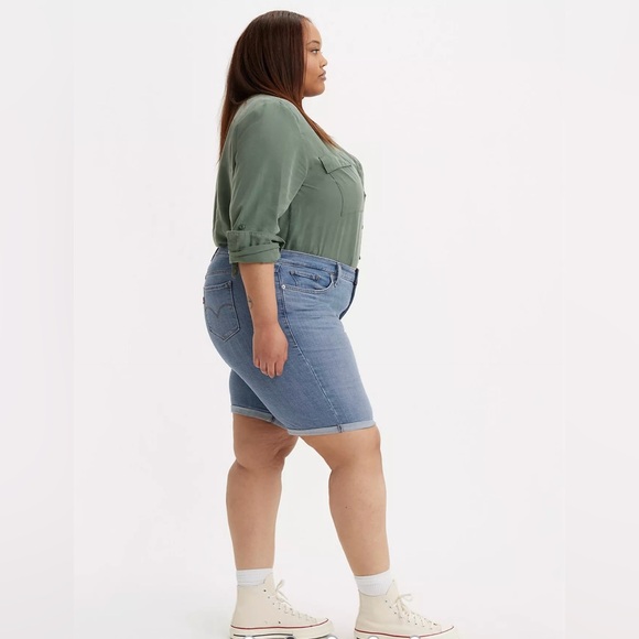 Levi's Sculpt Hypersoft Women's Classic Bermuda Shorts Mid Rise Size 20W - NWT - Picture 2 of 13